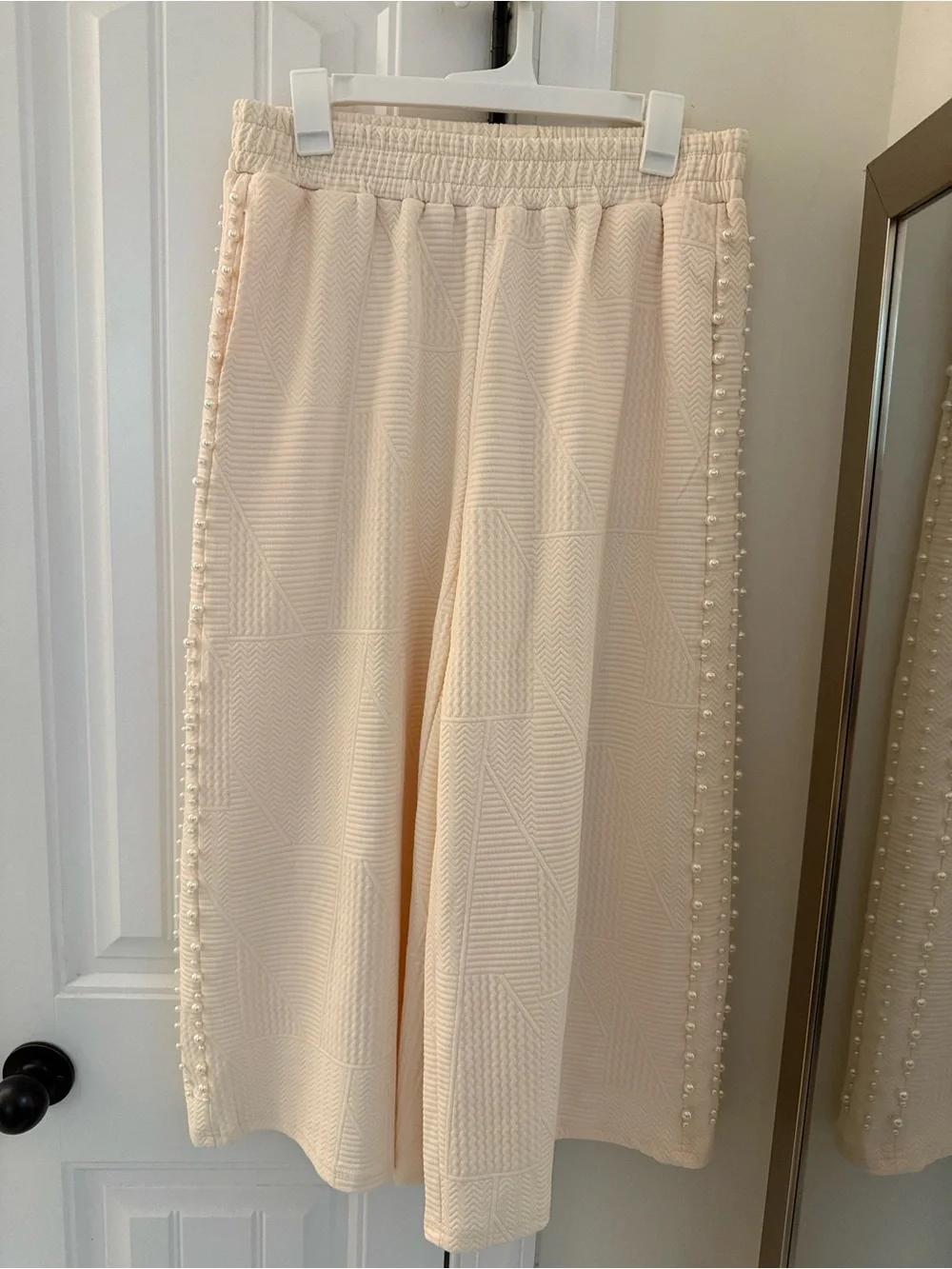 Umgee Cream Pearl-Accent Short Sleeve Blouse - Picture 3 of 7